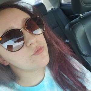 Meet your Posher, Eileen